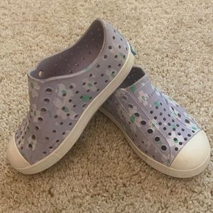 Girls purple and white floral Natives